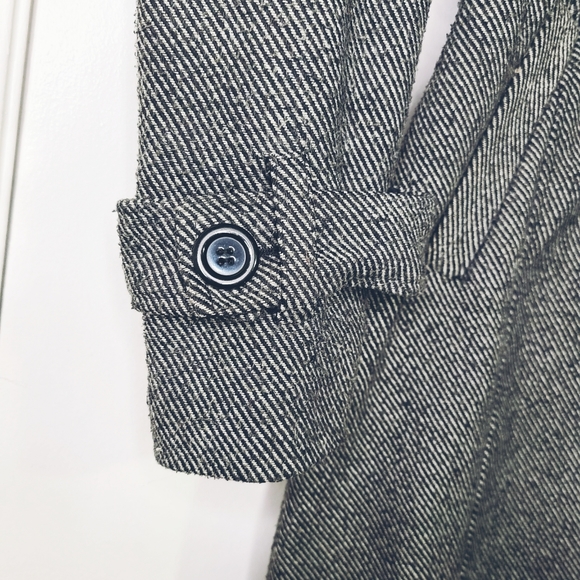 Black and White Stripped Trench Coat - Picture 4 of 6